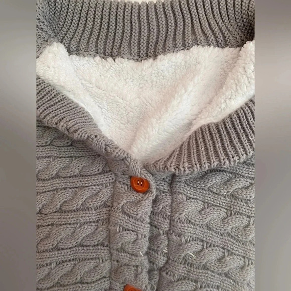 Baby Sherpa cable knit Sleeping bag/ Swaddle blanket NWOT - Picture 3 of 9